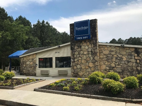 Travelodge by Wyndham Fayetteville image 3