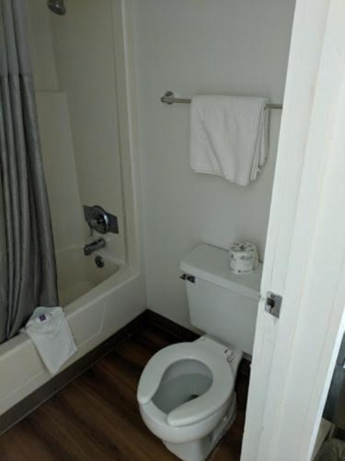 Travelodge by Wyndham Fayetteville image 7